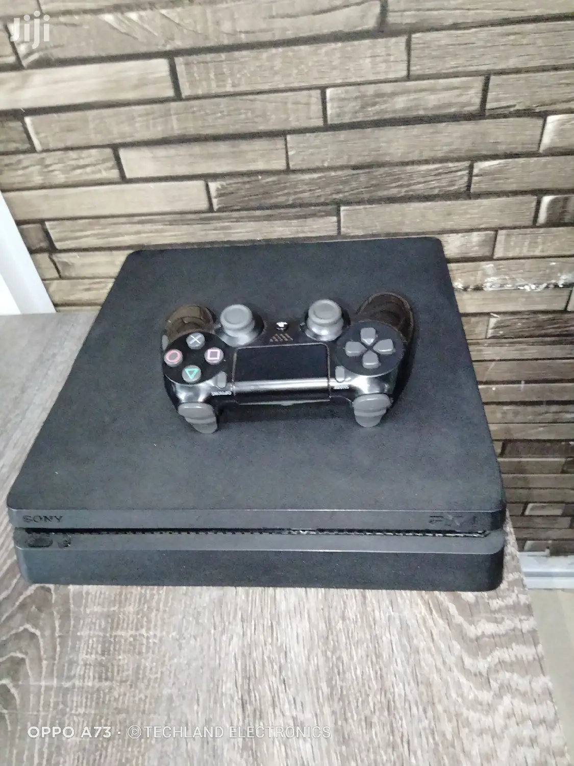 Slim Ps 4 Console
