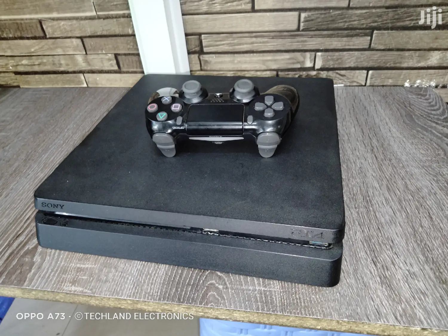 Slim Ps 4 Console