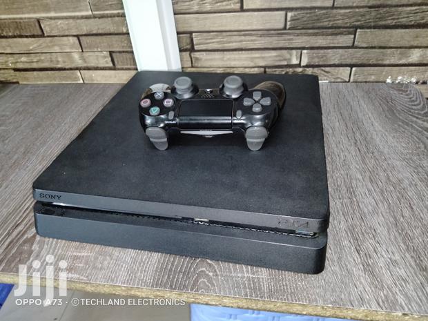 Slim Ps 4 Console - thumbnail 3