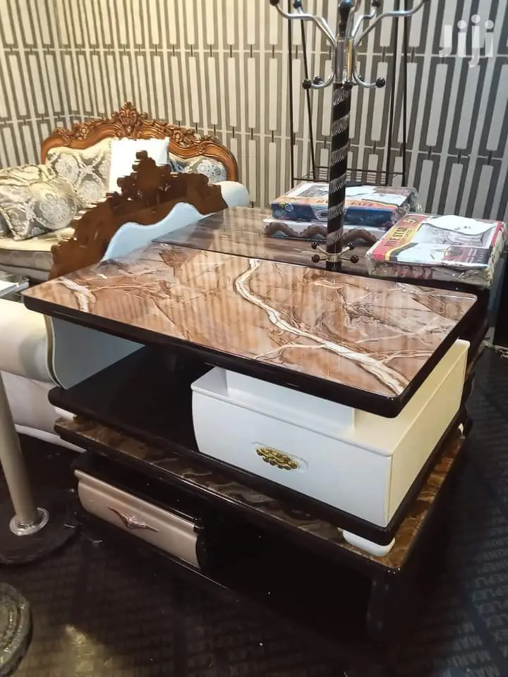 Top Glass Coffee Table