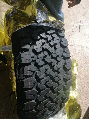 235/75 R15 Black Bear Tyre Made in China