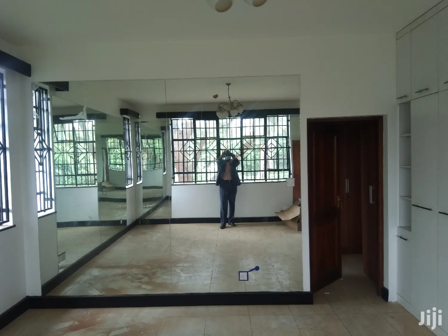 4bedroomed Maisonette, Dsq to Let