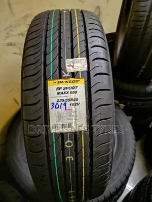 235/55 R 20 Dunlop Tyre Made in Japan