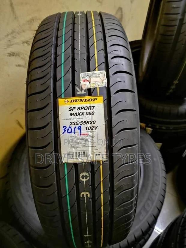 235/55 R 20 Dunlop Tyre Made in Japan