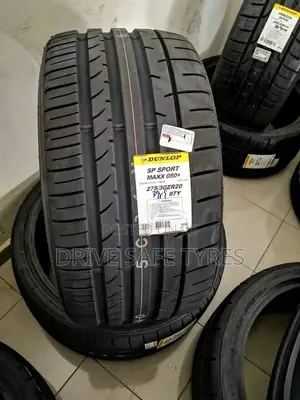 275/35 R 20 Dunlop Tyre Made in Japan