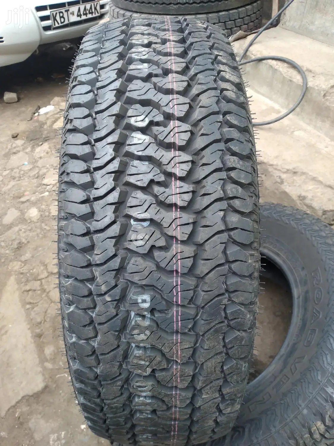 Original Kumho Tires From Korea Sizes 235/70r16 A/T.