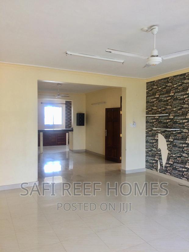 Classy 3 Bedroom to Let in Mkomani Nyali - thumbnail 2