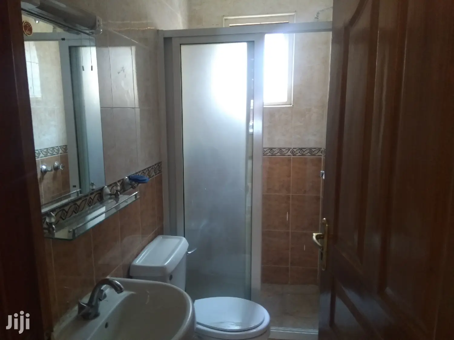 Amazing 4bedroomed Maisonette Dsq to Let