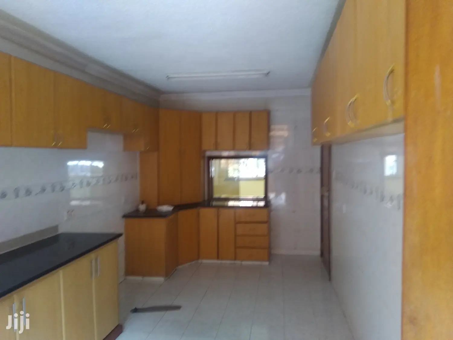 Amazing 4bedroomed Maisonette Dsq to Let