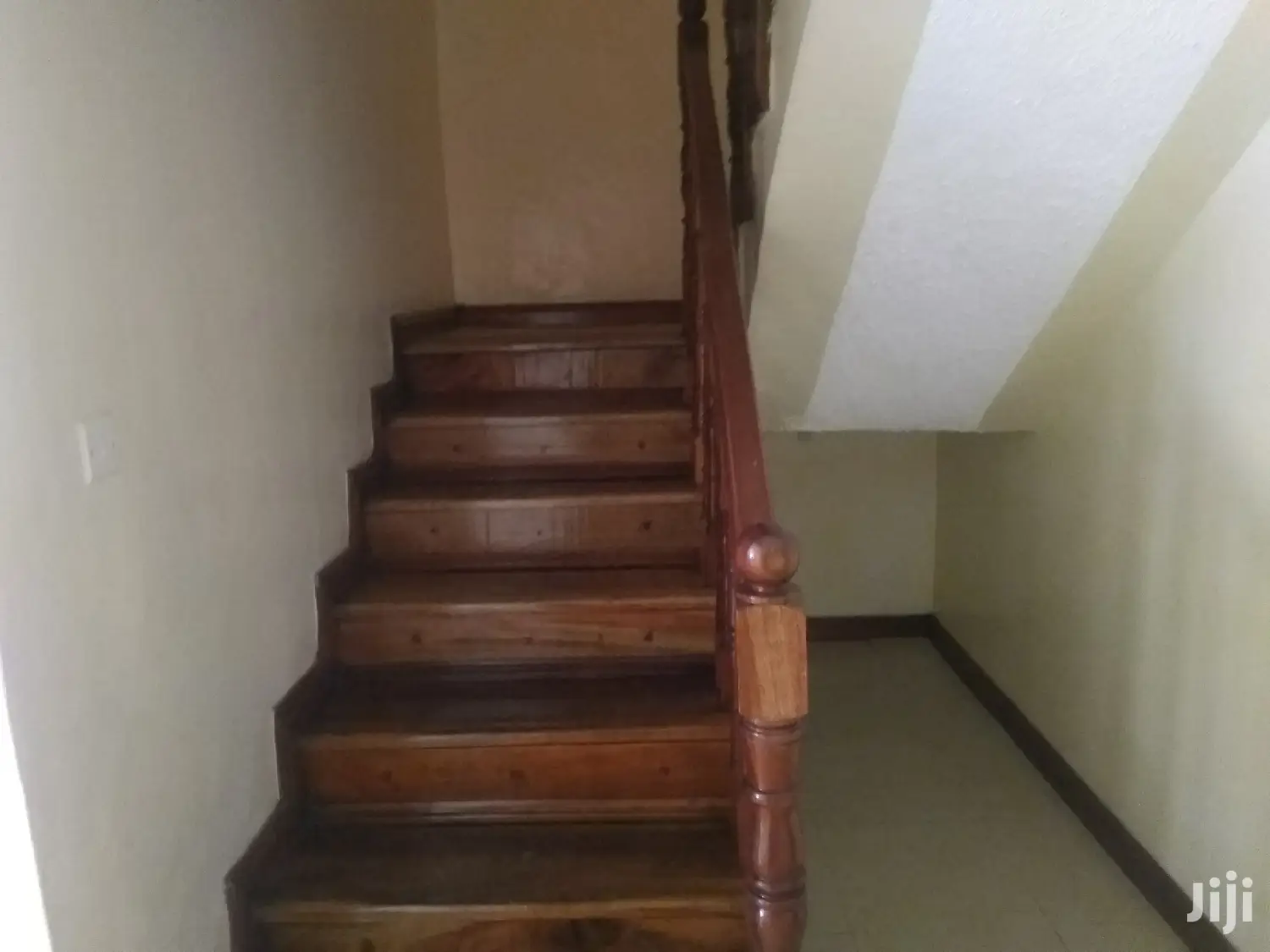 Amazing 4bedroomed Maisonette Dsq to Let