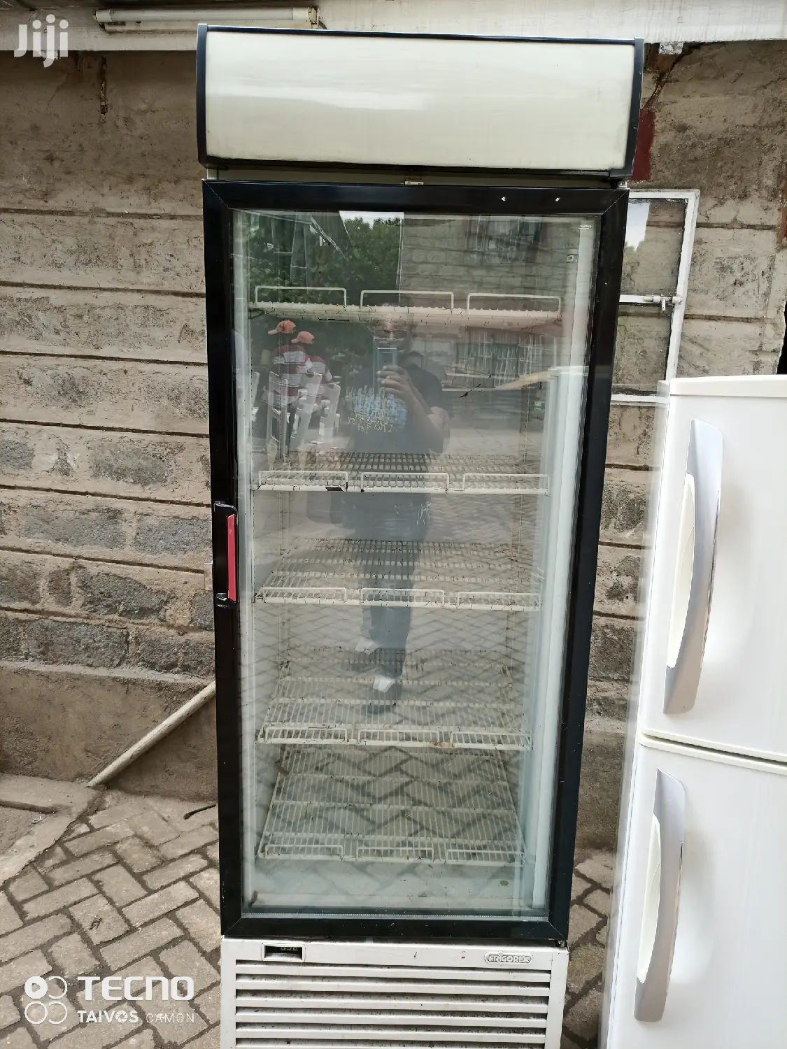 680 Display Refrigerator