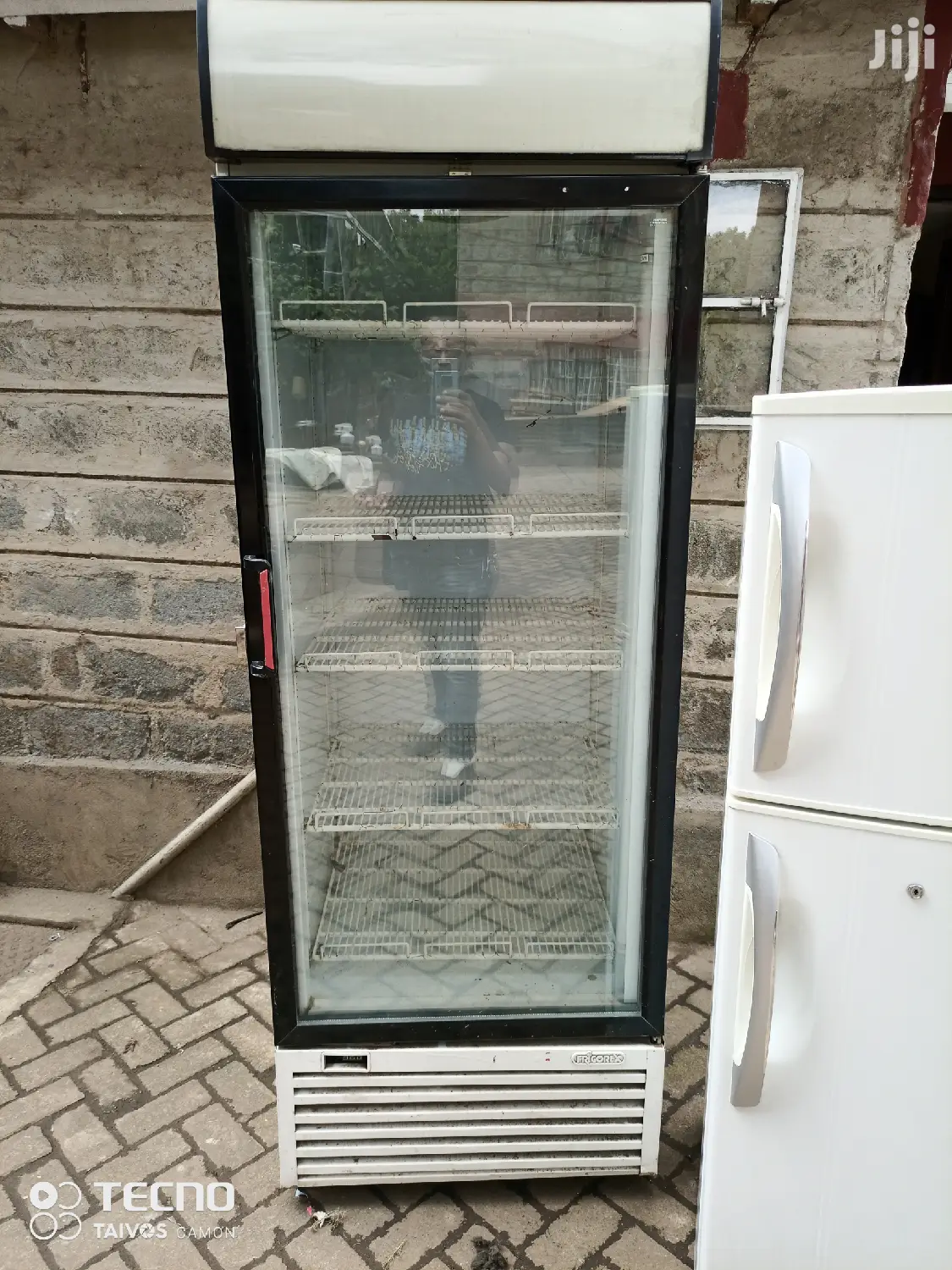 680 Display Refrigerator