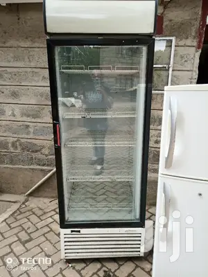 680 Display Refrigerator