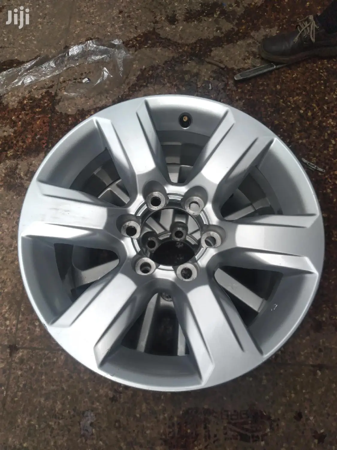 Original Rim Size 17 Inch for Toyota Landcruiser Prado 150.