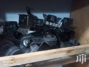 Engineand Gear Box Mountain