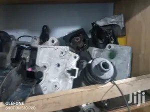 Engineand Gear Box Mountain