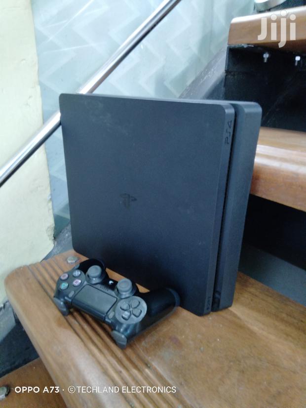 Slim Ps4 Console - thumbnail 2
