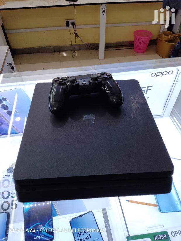 Slim Ps4 Console - thumbnail 3