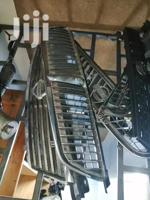Nissan Bluebird Grill.