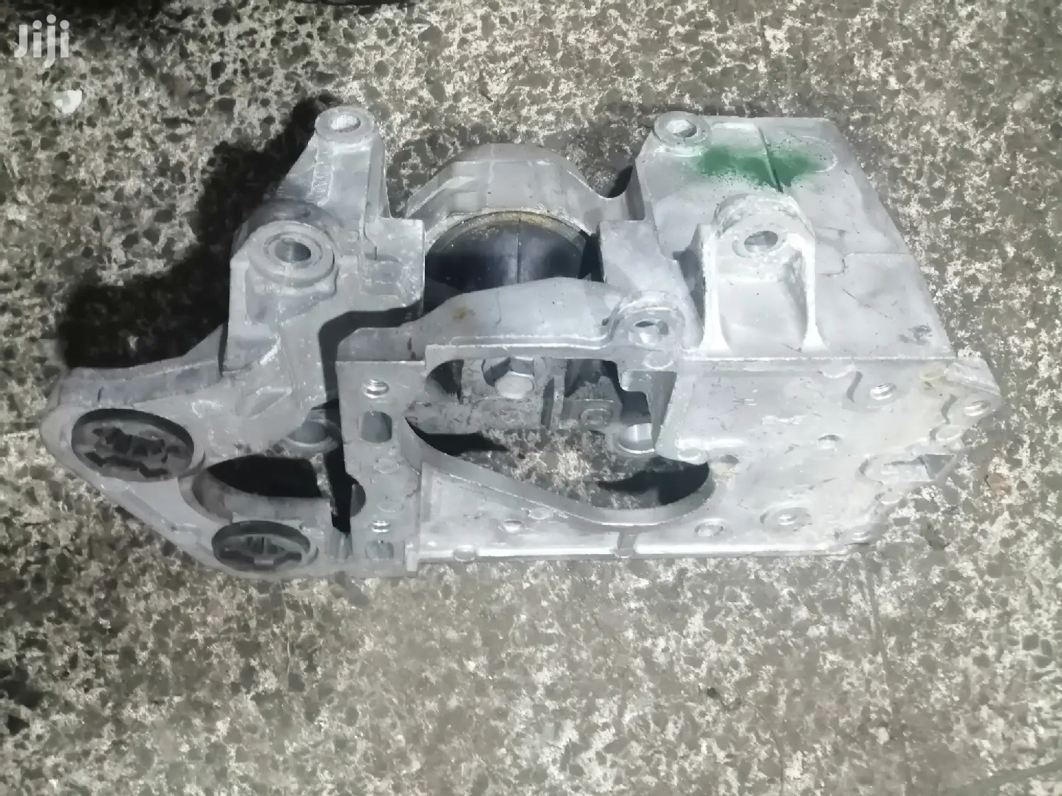 Nissan Serena Gearbox Mount.