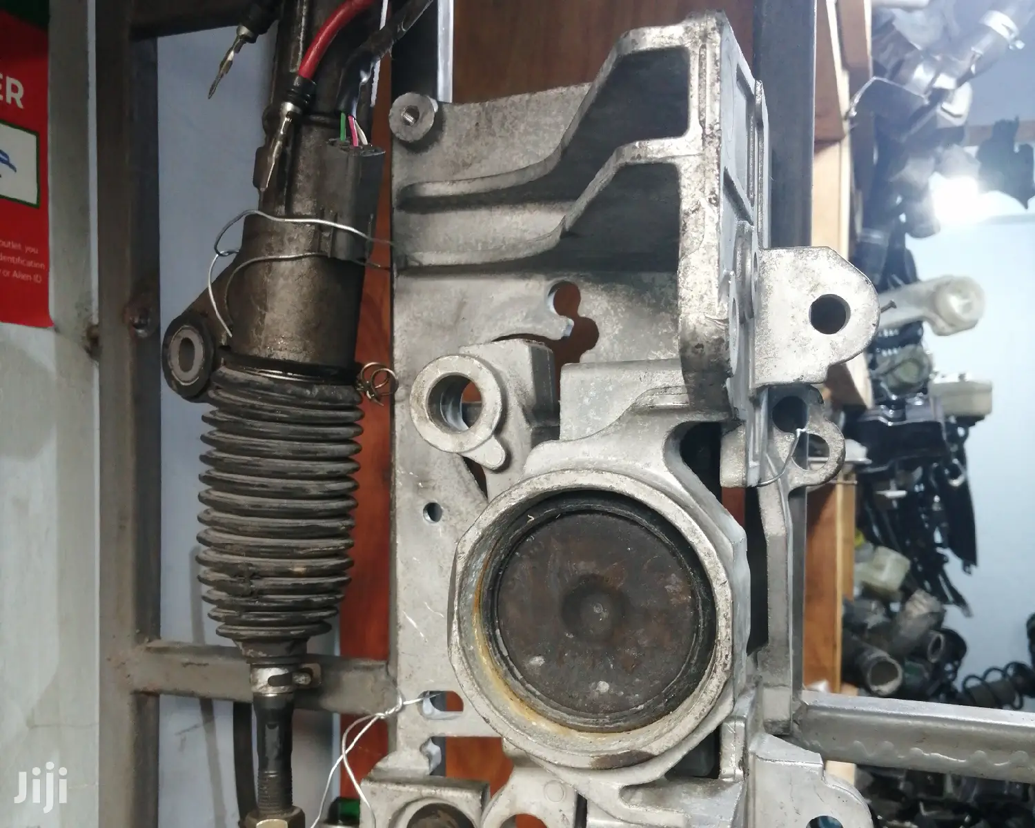 Nissan Serena Gearbox Mount.