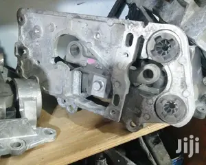 Nissan Serena Gearbox Mount.