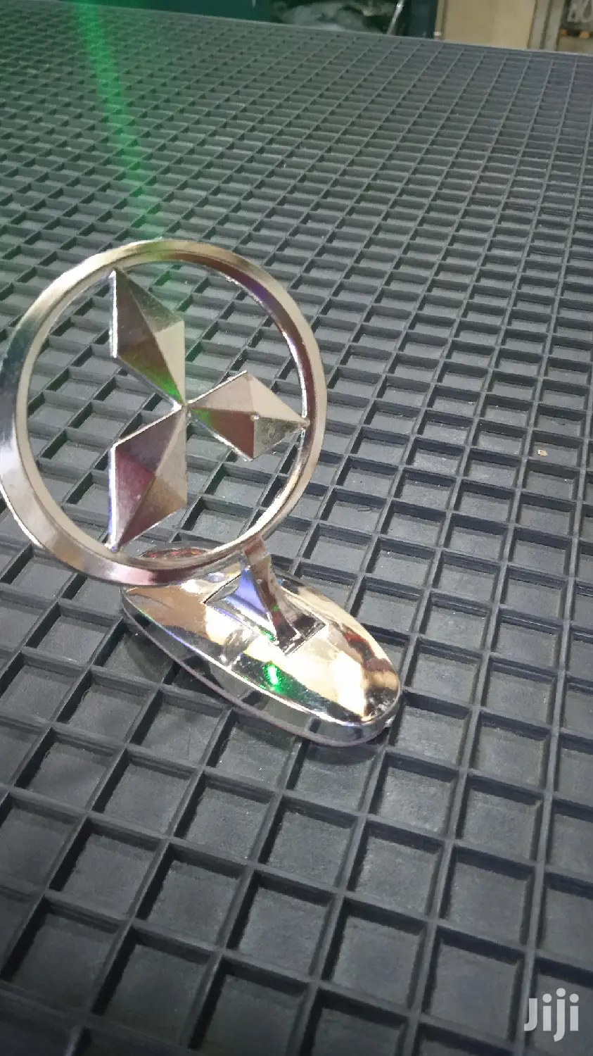 New Mitsubishi Bonnet Logo