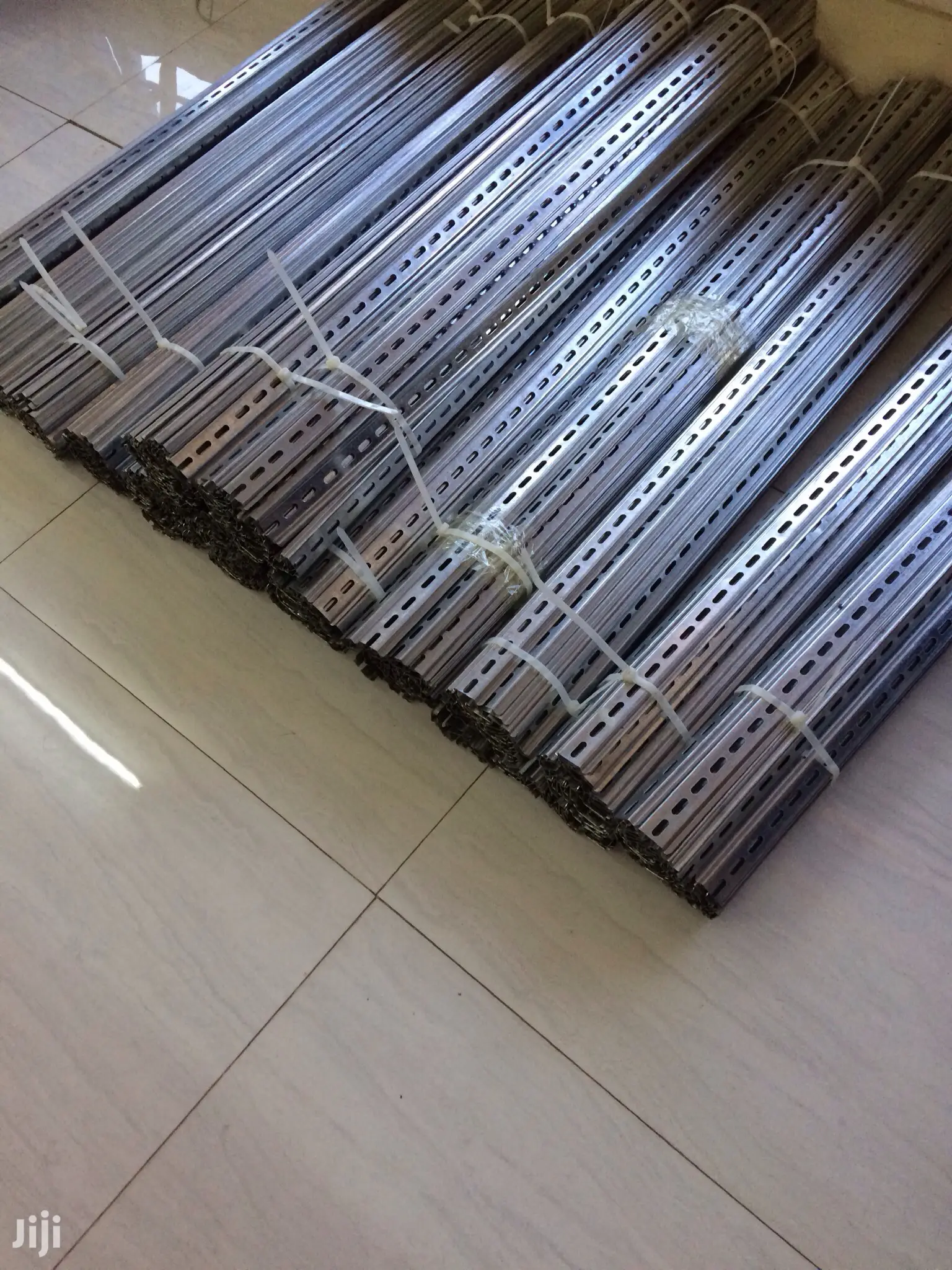 Din OMEGA Rails