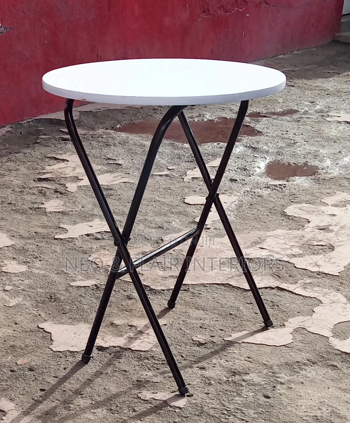 Round Foldable Table