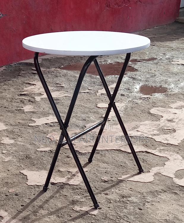 Round Foldable Table - thumbnail 3