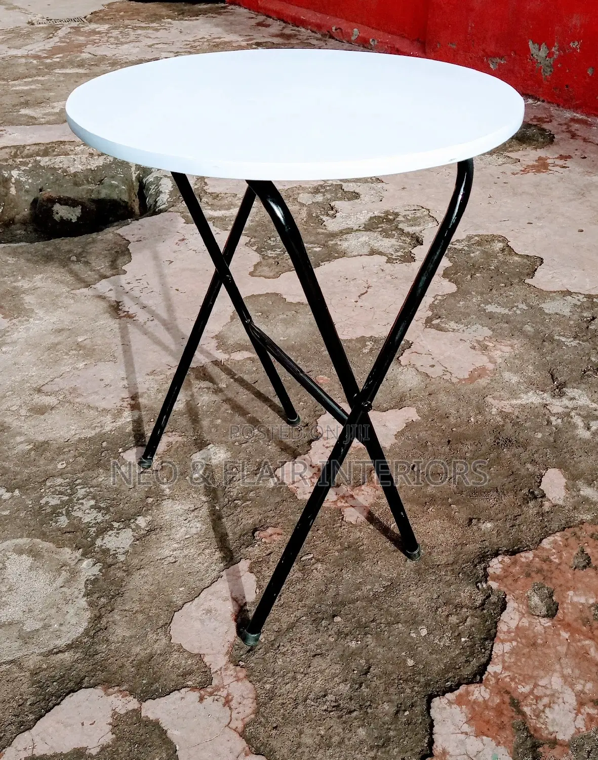 Round Foldable Table