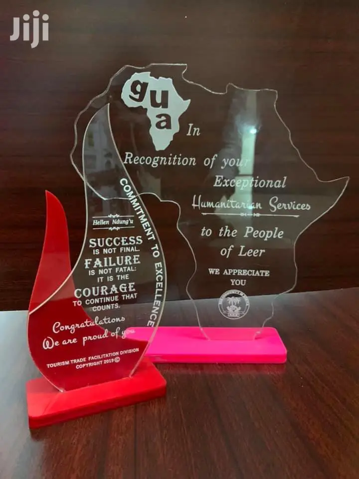 Plaques/ Trophies