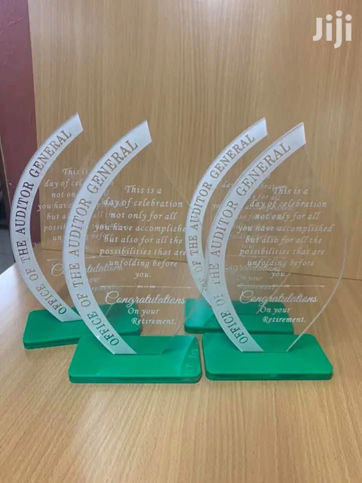 Plaques/ Trophies