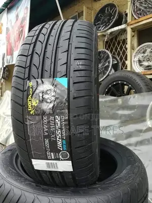 225/55 R17 Brand New Black Lion Tyre 101W