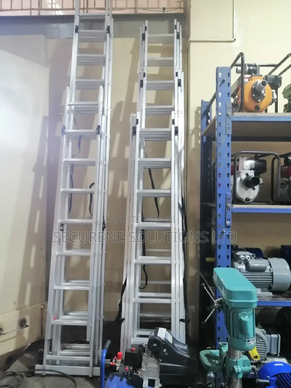 3 by 16 /15 Mtrs Aluminium Triple Extension Ladders