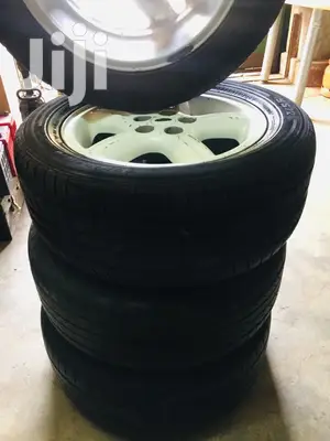Ex-Uk 4 Landrover Tyres PLUS the Rims
