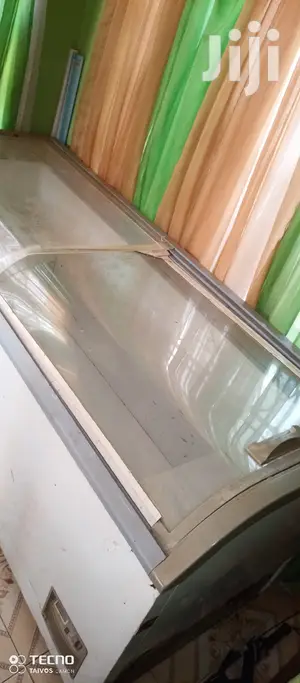 Display Freezer 800L