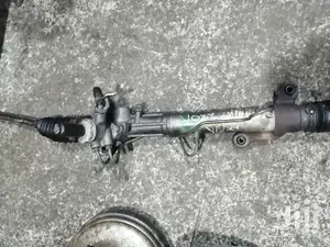 Toyota Voxy Steering Rack.