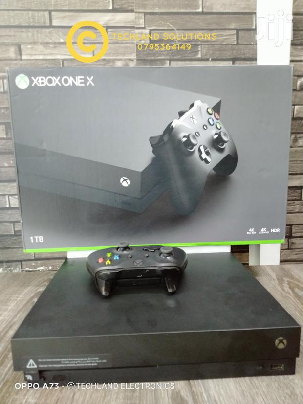 Xbox One X , One Tb - main view