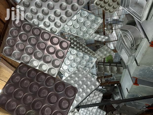 Queen Cake Tins