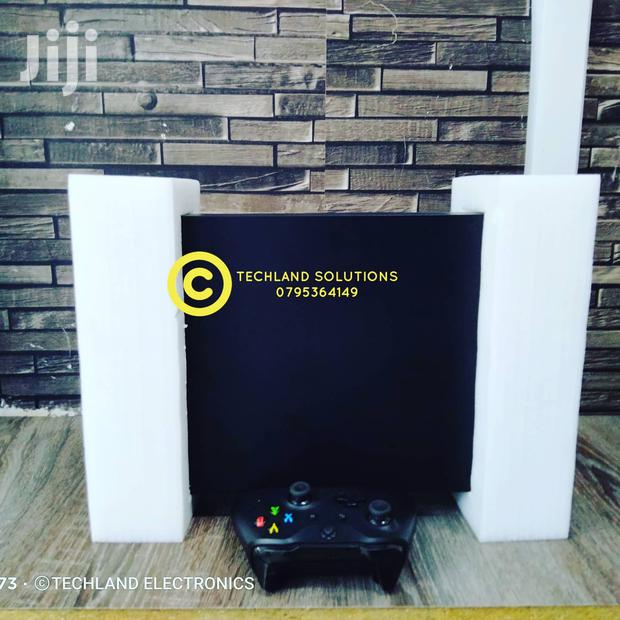 Xbox One X , One Tb - thumbnail 4