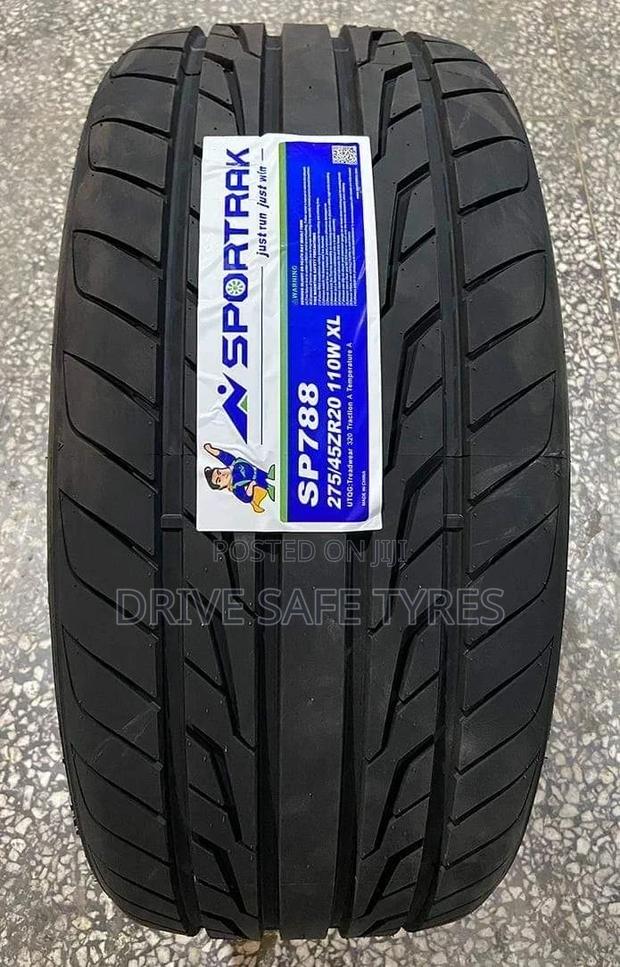 285/45 R 20 Sportrack Tyre