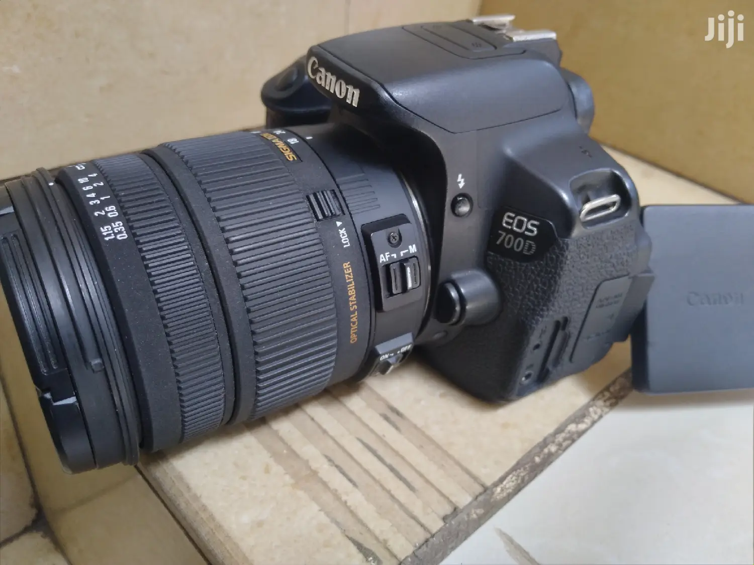 DSLR Canon 700D