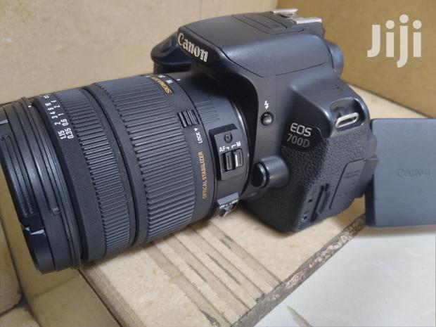 DSLR Canon 700D