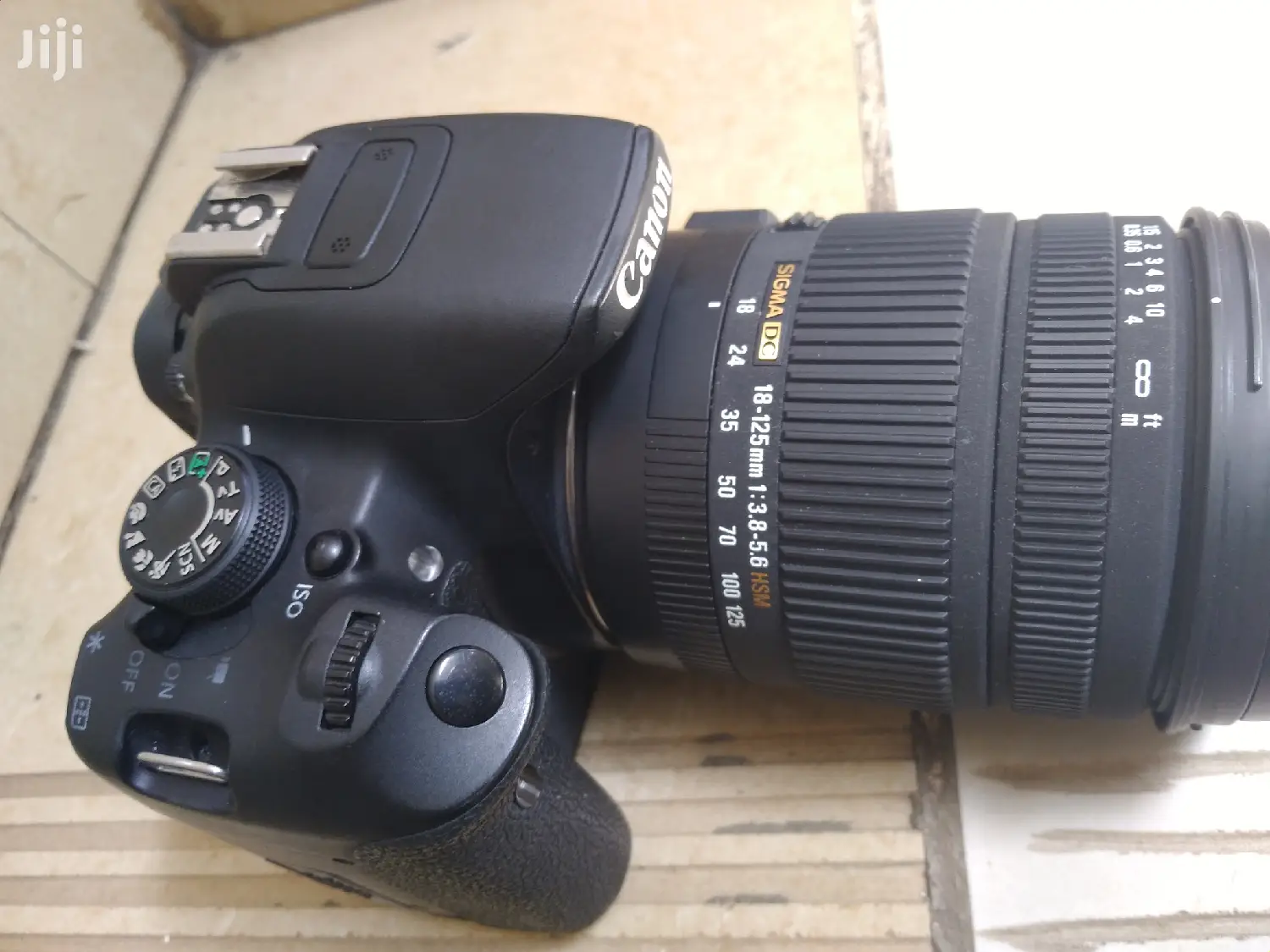 DSLR Canon 700D