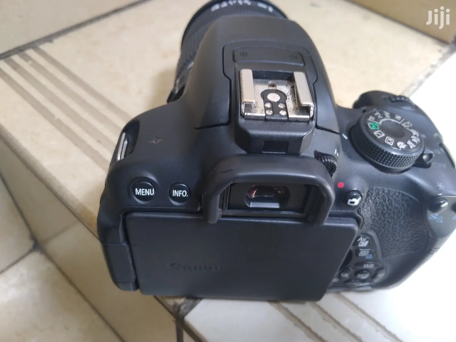 DSLR Canon 700D