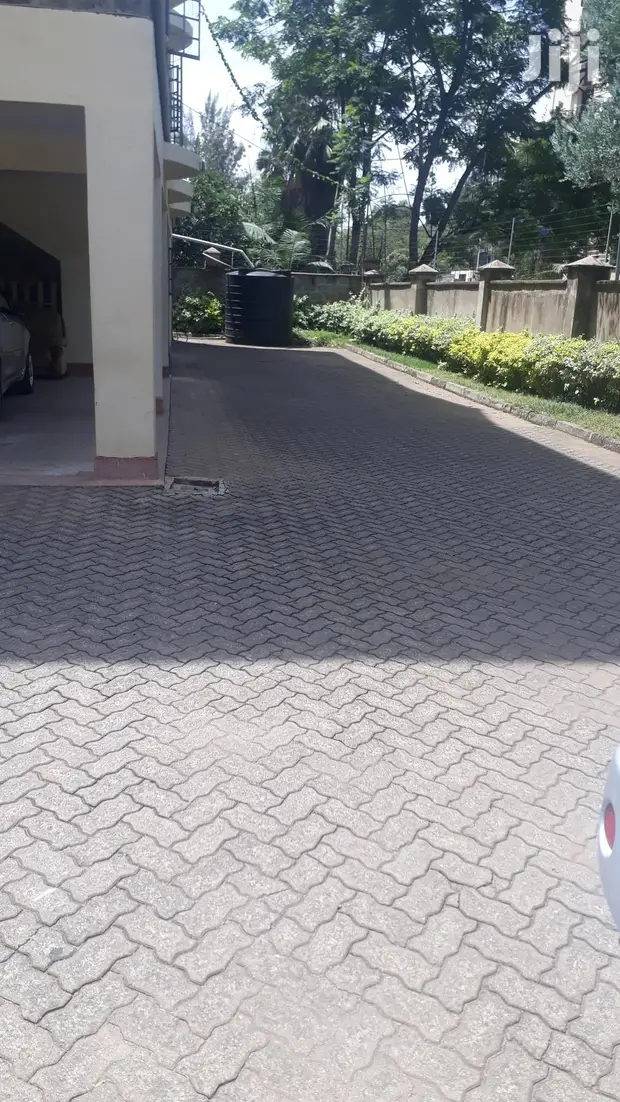 2 Bedrooms Flat in Kilimani Near Yaya Centre