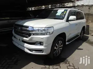 Toyota Land Cruiser 2016 White