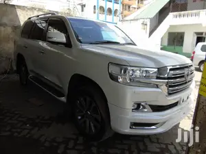 Toyota Land Cruiser 2016 White