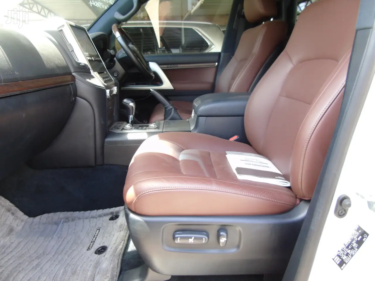 Toyota Land Cruiser 2016 White